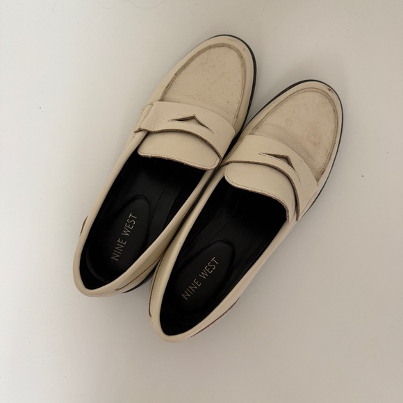 Nine West Cream Loafers Size 7.5 - Picture 1 of 2